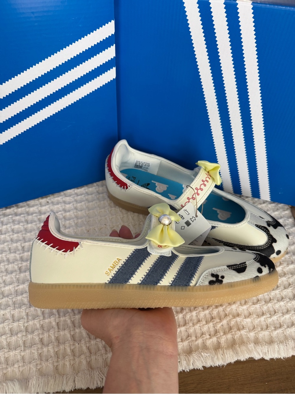 adidas x Disney Pixar Toy Story Samba Jane J - Picture 9 of 11